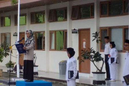 Upacara Memperingati Sumpah Pemuda