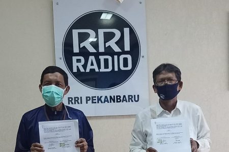 Penandatangan mou antara Poltekkes Kemenkes Riau dgn RRI