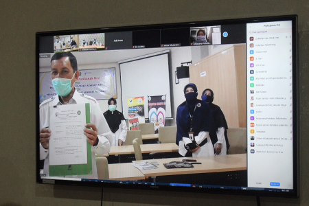 Penandatangan MoU antara Perpustakaan Terpadu Poltekkes Kemenkes Riau dengan Perpustakaan Terpadu Poltekkes Kemenkes Palembang