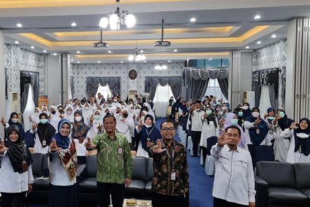 GENCARKAN MENUJU WILAYAH BEBAS KORUPSI NASIONAL POLTEKKES KEMENKES RIAU GANDENG KOMISI PEMBERANTASAN KORUPSI ADAKAN KULIAH UMUM PENDIDIKAN BUDAYA ANTI KORUPSI