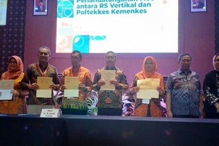 TTD MOU Poltekkes Kemenkes Riau Dengan RS Vertikal