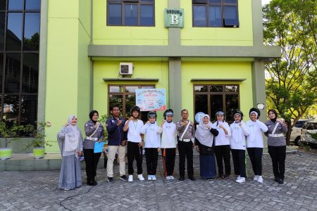 POLICE GO TO CAMPUS