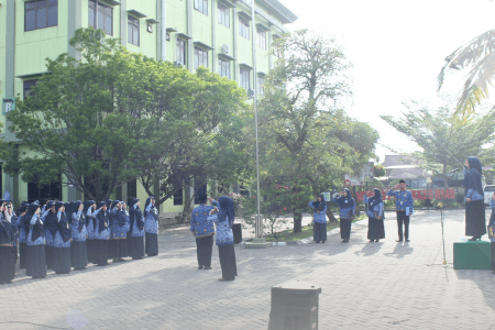 UPACARA BENDERA TANGGAL 17 SEPTEMBER 2024 DI LINGKUNGAN POLTEKKES KEMENKES RIAU